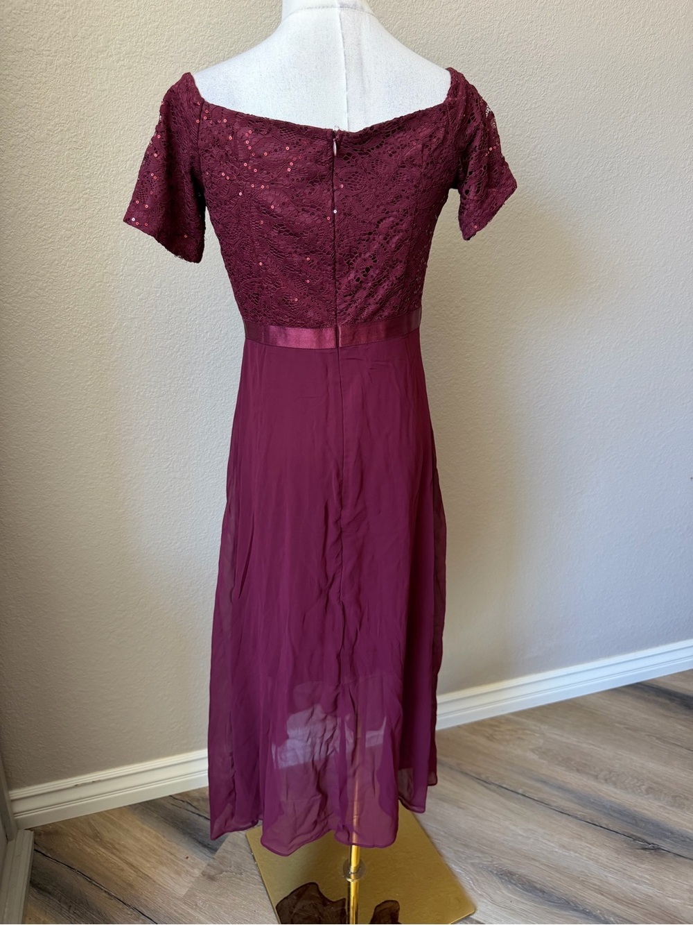 NWT Burgundy Lace & Sequin Midi Dress Chiffon skirt, Medium - Picture 6 of 8